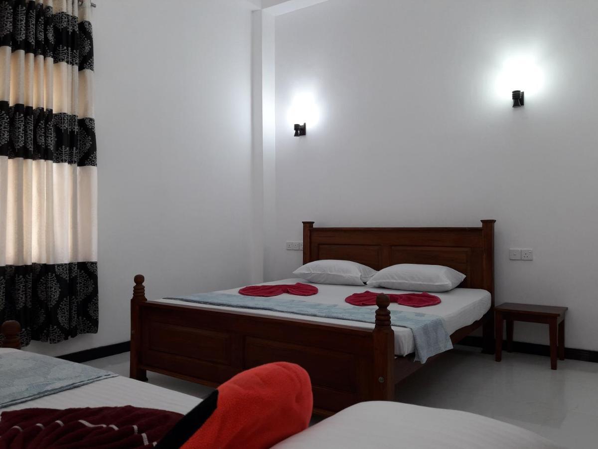 B & B Charm Dikwella Luaran gambar