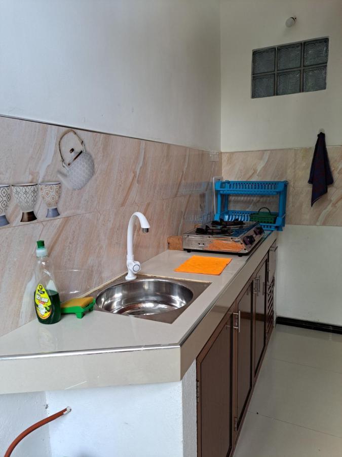 B & B Charm Dikwella Luaran gambar