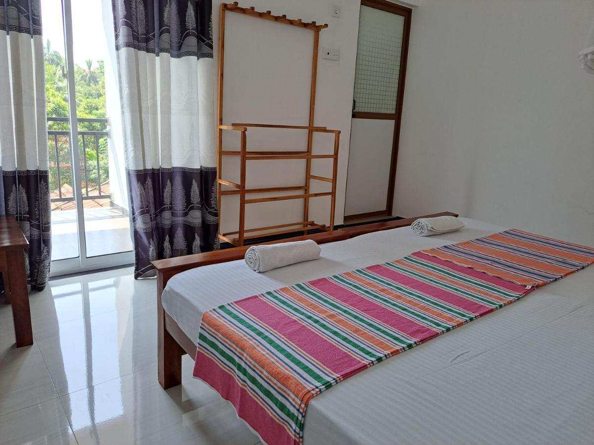 B & B Charm Dikwella Luaran gambar