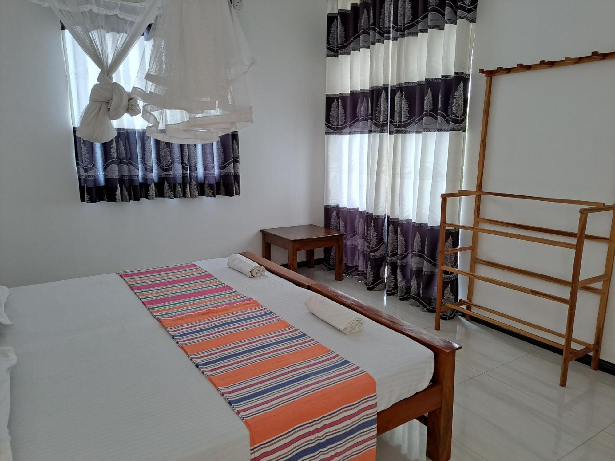 B & B Charm Dikwella Bilik gambar