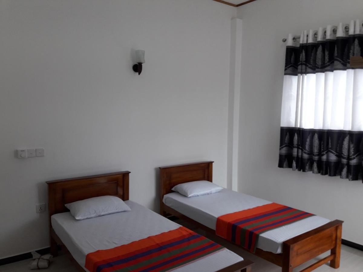 B & B Charm Dikwella Luaran gambar